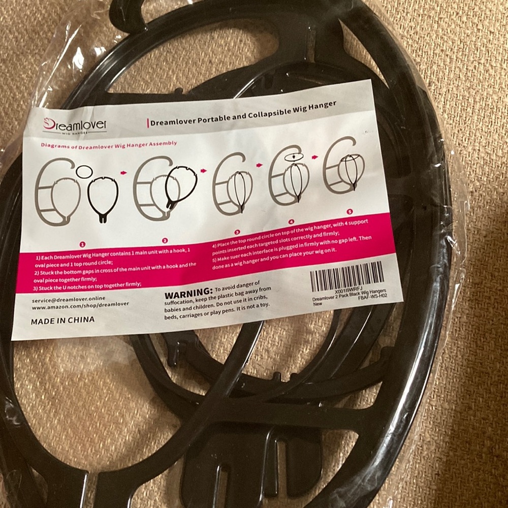 Dream lover portable and collapsible wig hanger